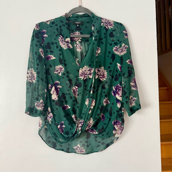 Babaton Tops - EUC Babaton (Aritzia) Office Siren Emerald and Violet Floral Blouse